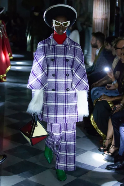 Look 5